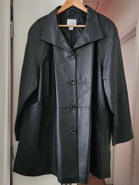 East 5th Genuine Leather Long Jacket Womens 2X Black Front Collared Buttoned